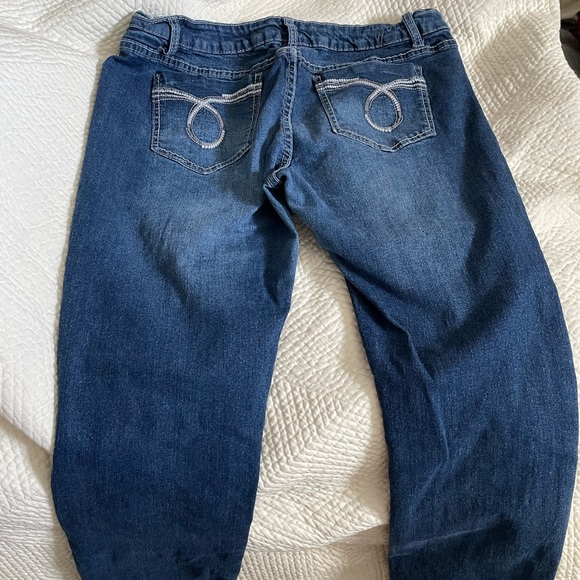 Low Rise jeans! - Picture 4 of 4